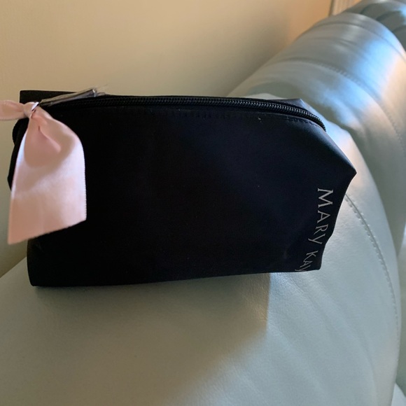 Mary Kay Accessories - 🌸🌸🌸 MK COSMETIC BAG NWT🌸🌸🌸